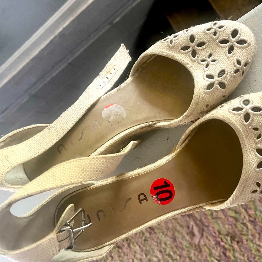 Women’s sandals